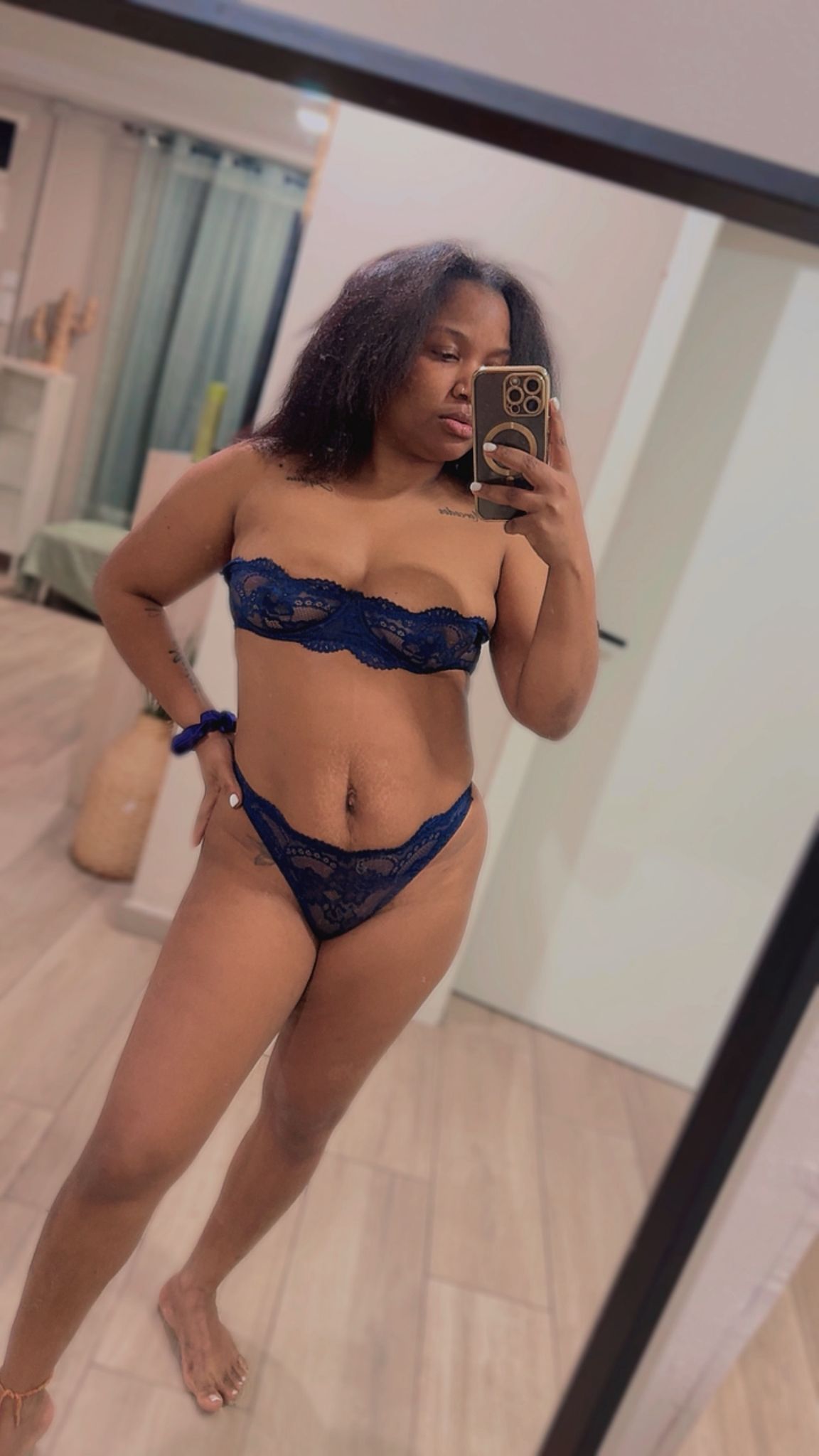 672821343 | PAULA | Chica