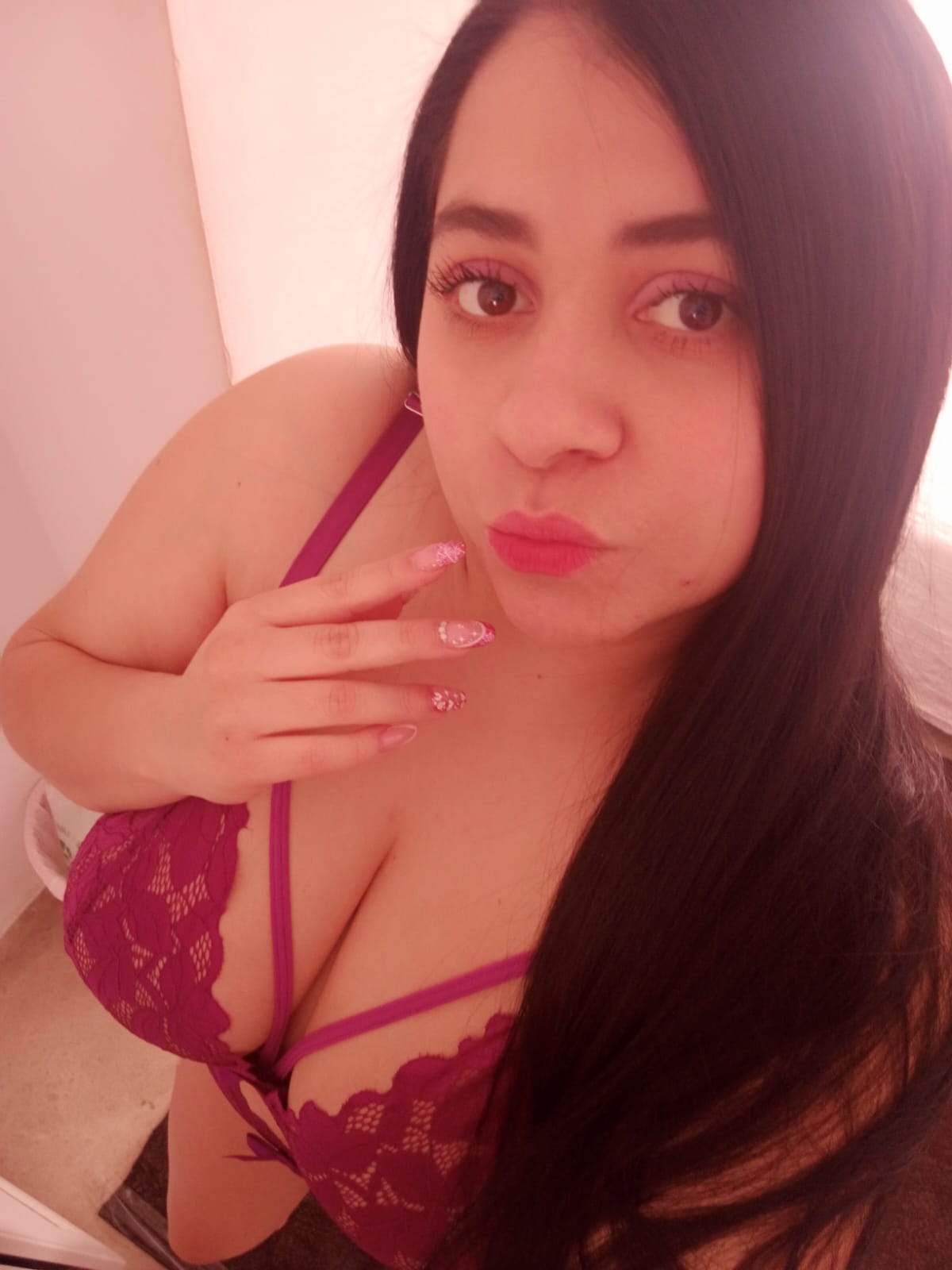 611295776 | SARA | Chica