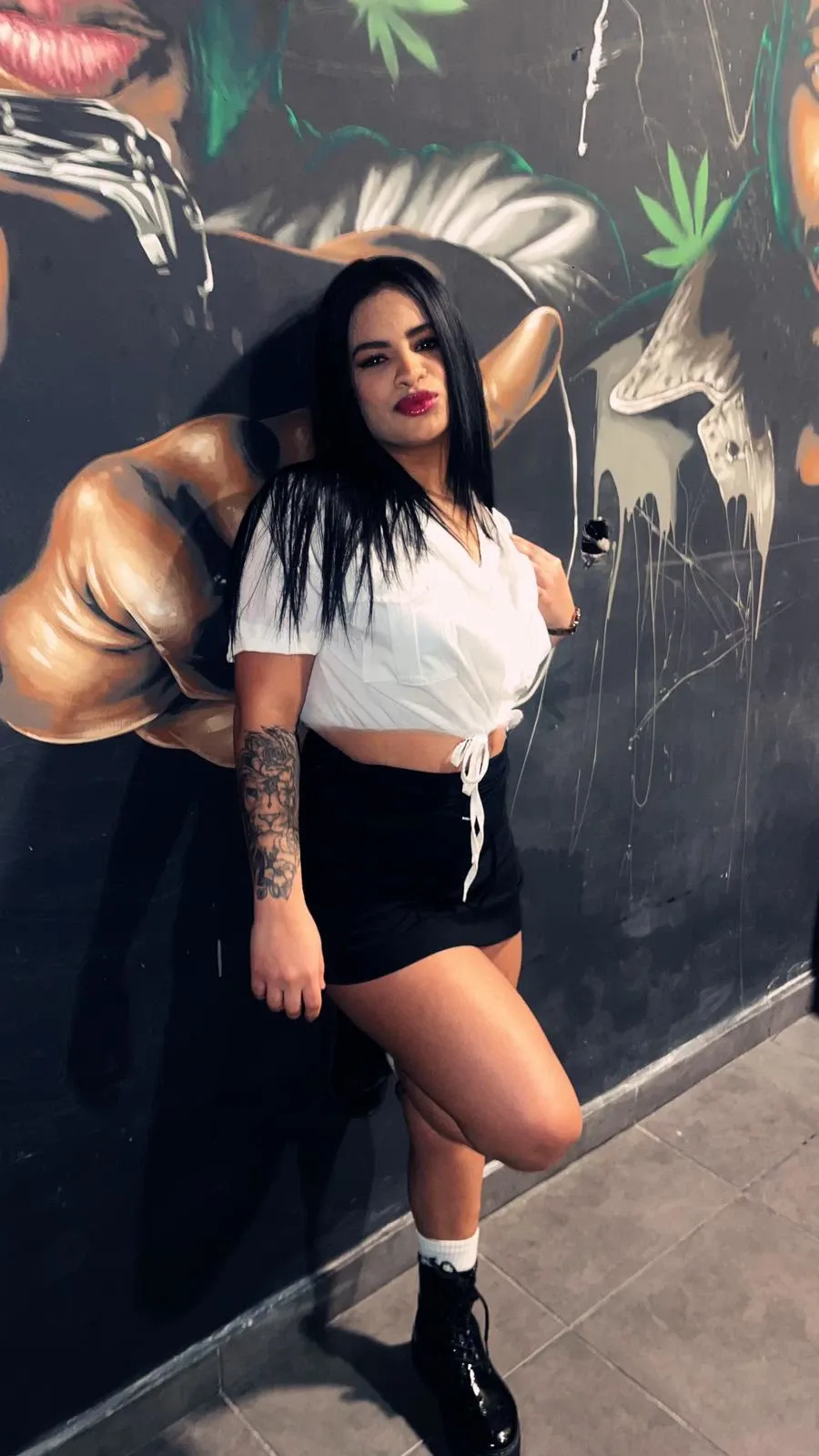 697759343 | TIFANY | Chica