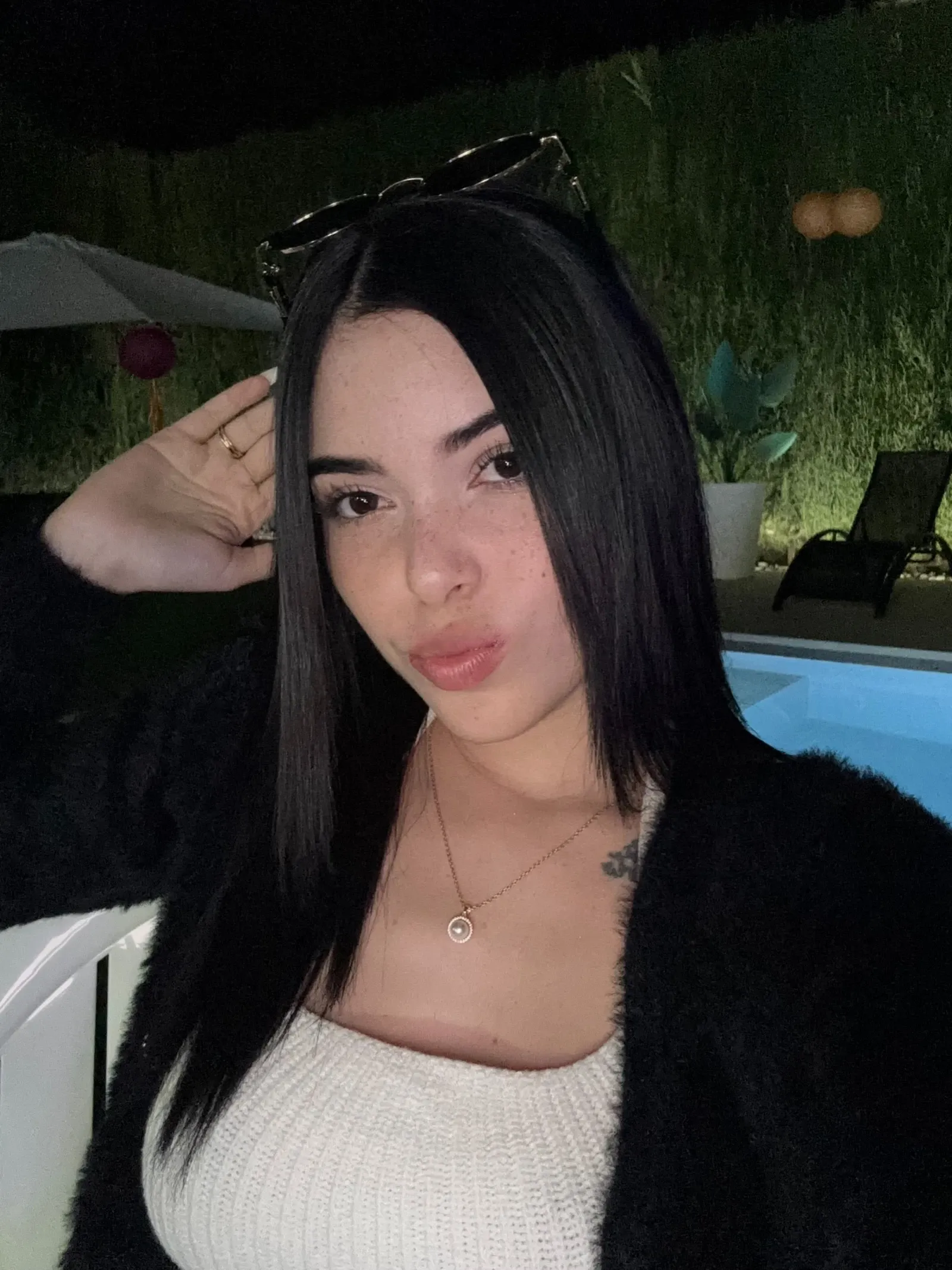 613818976 | CAMILA | Chica