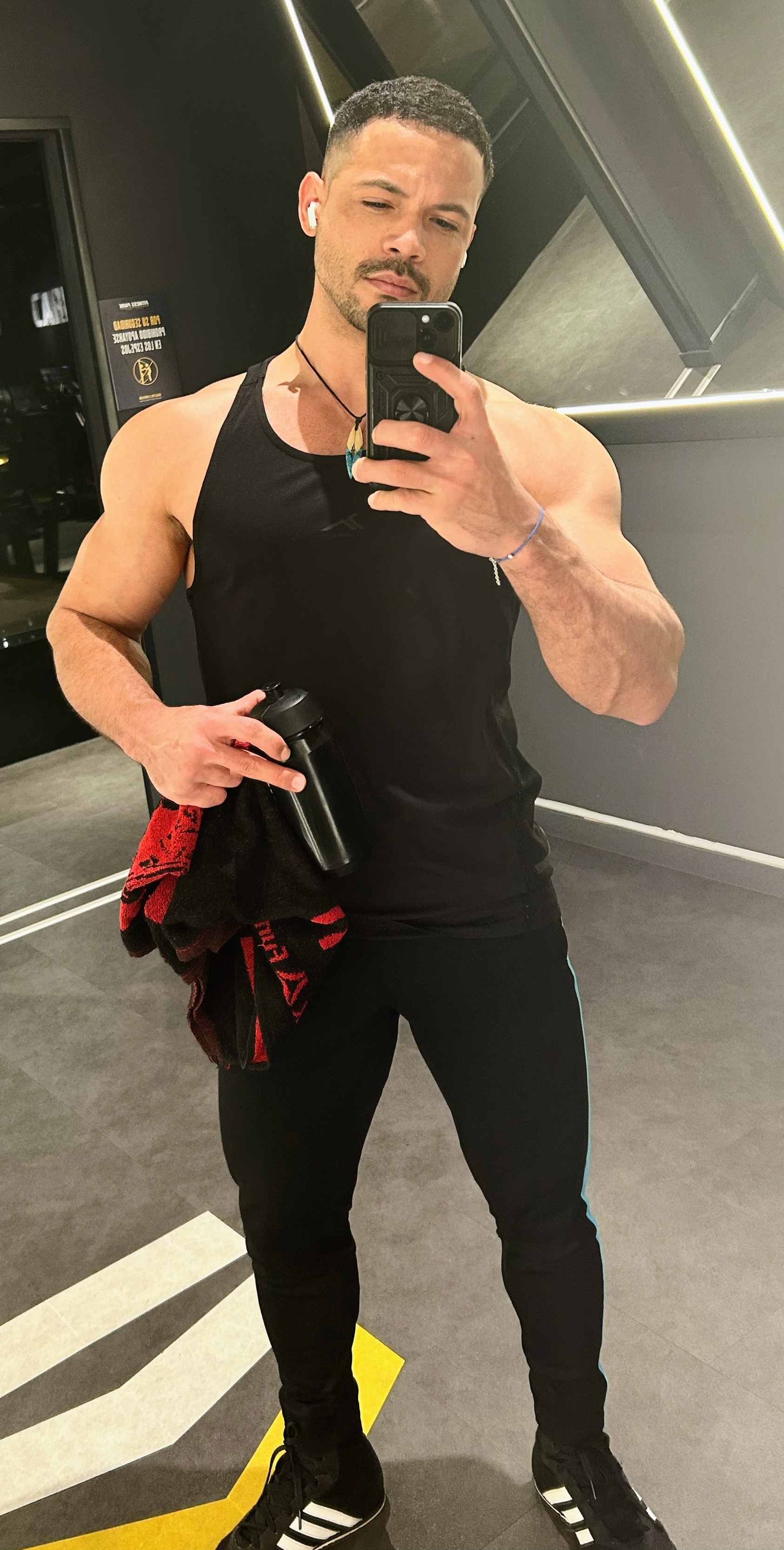 670058195 | JUANMARK | Chico