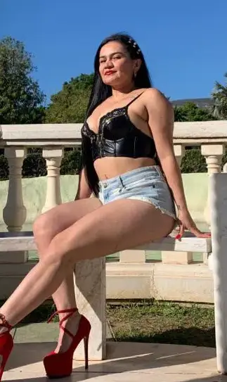 742064124 | SOFIA | Chica
