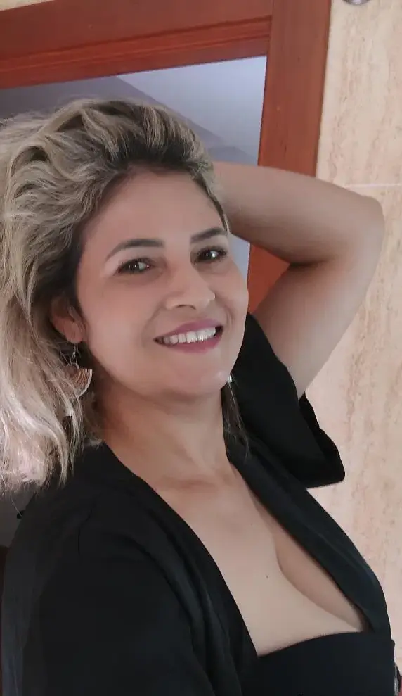 657431472 | AMANDA | Chica