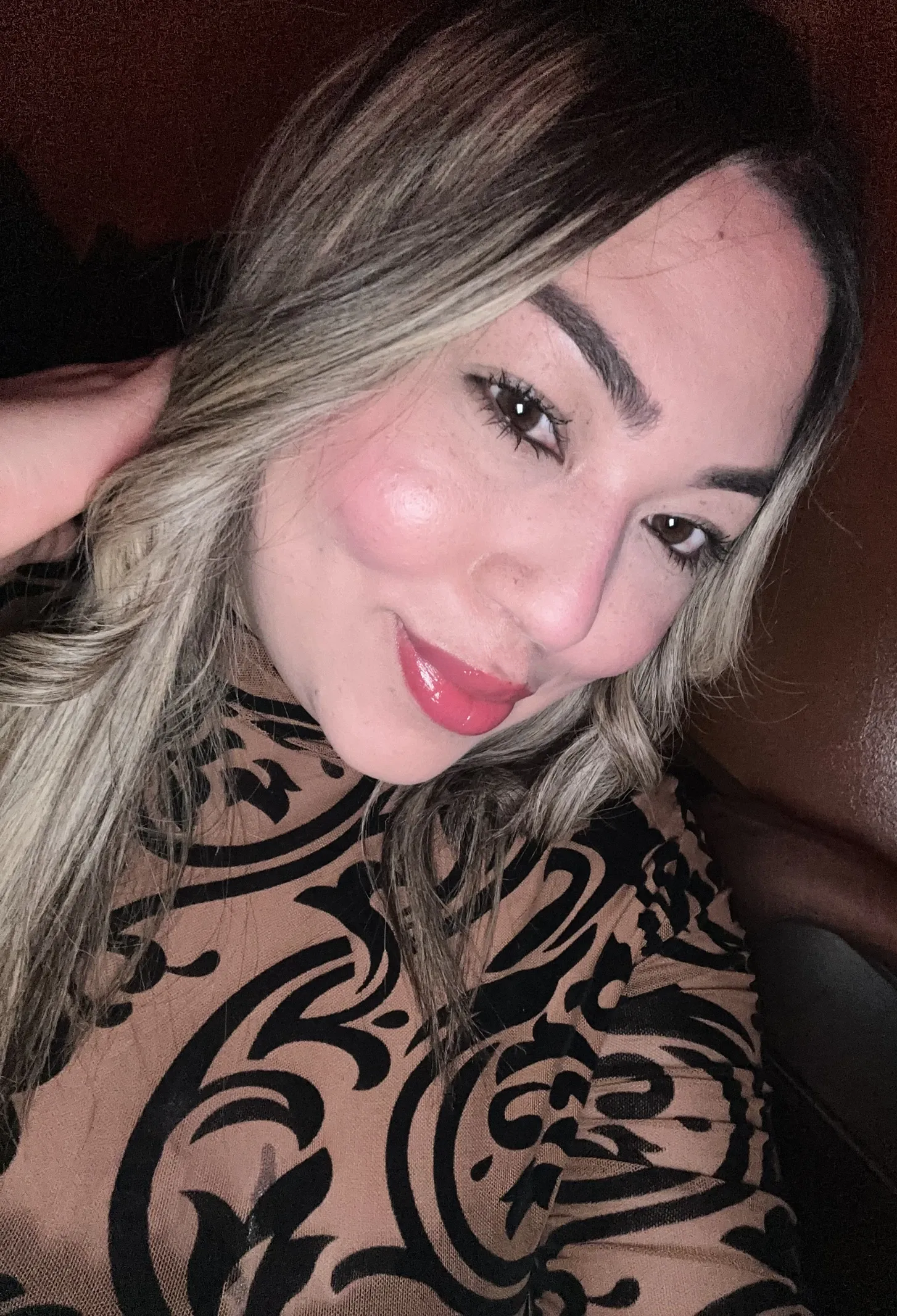 643421016 | EVA | Chica