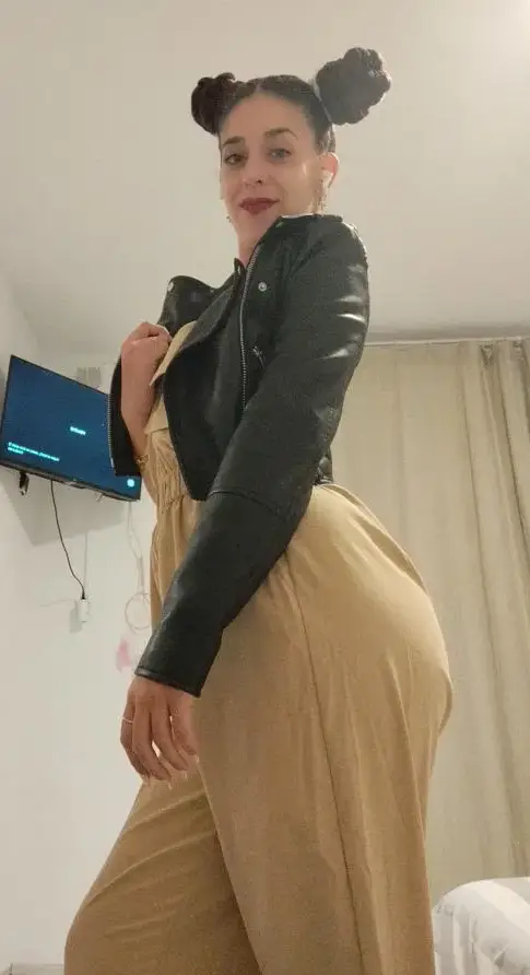 647066228 | JÉSICA | Chica