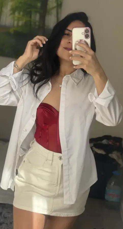 603137037 | LARA | Chica