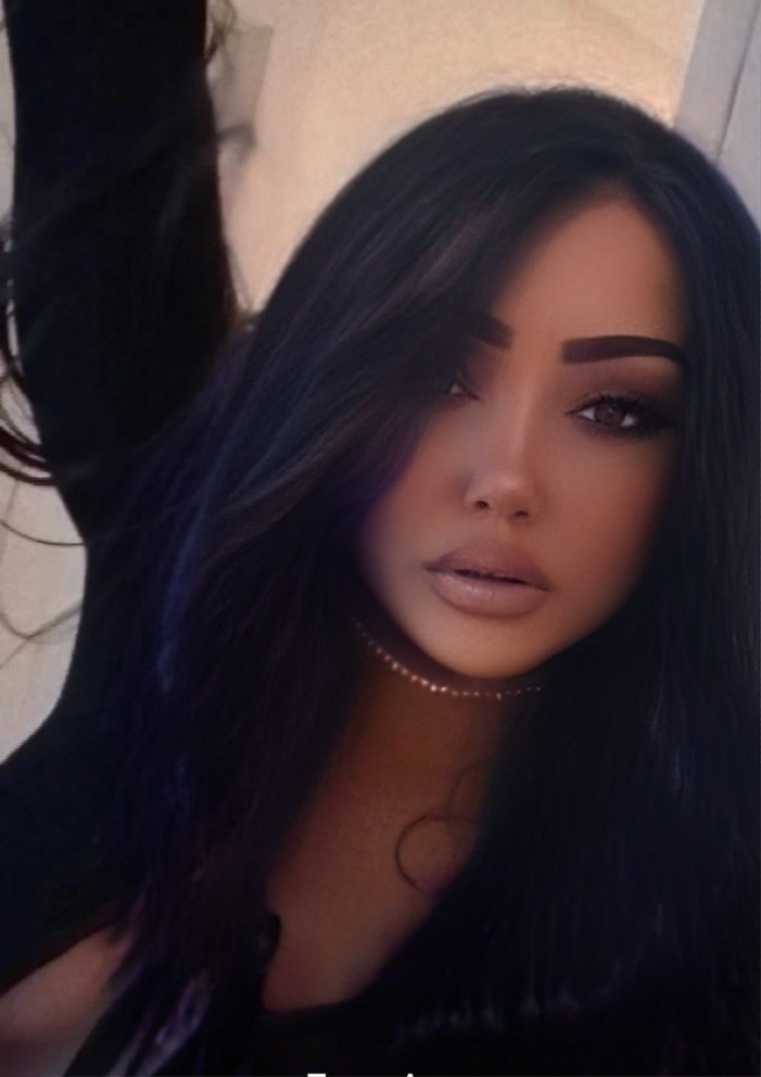 613611299 | LADY | Chica