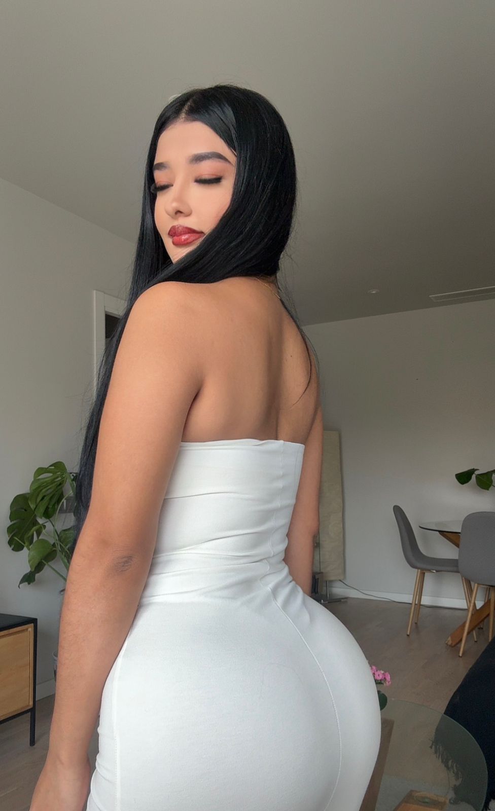 617492072 | TOKIO | Chica