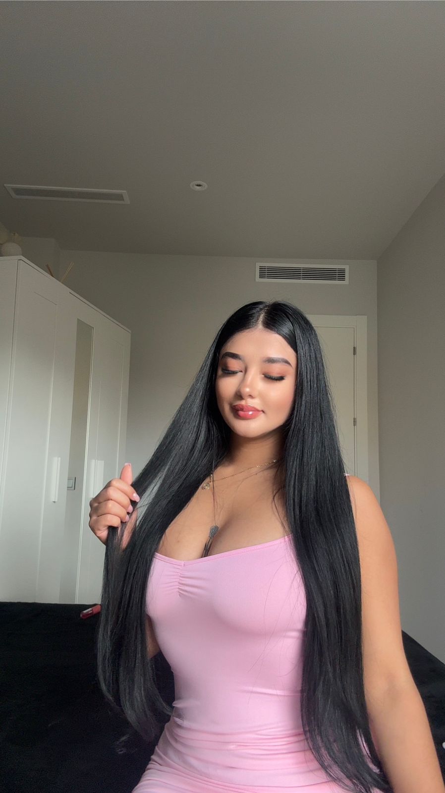 617492072 | TOKIO | Chica