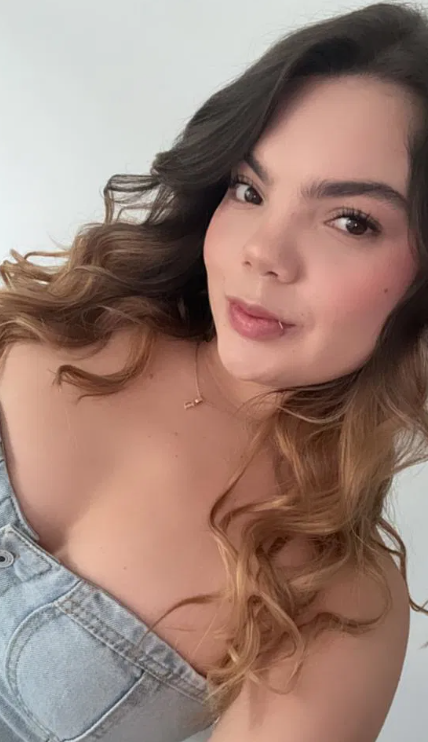 742069810 | MIA | Chica