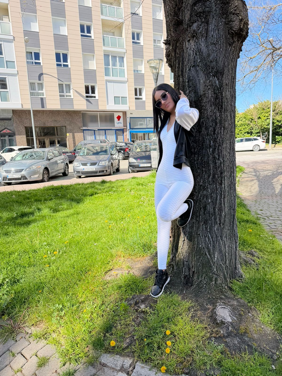 613498058 | ABRIL | Chica