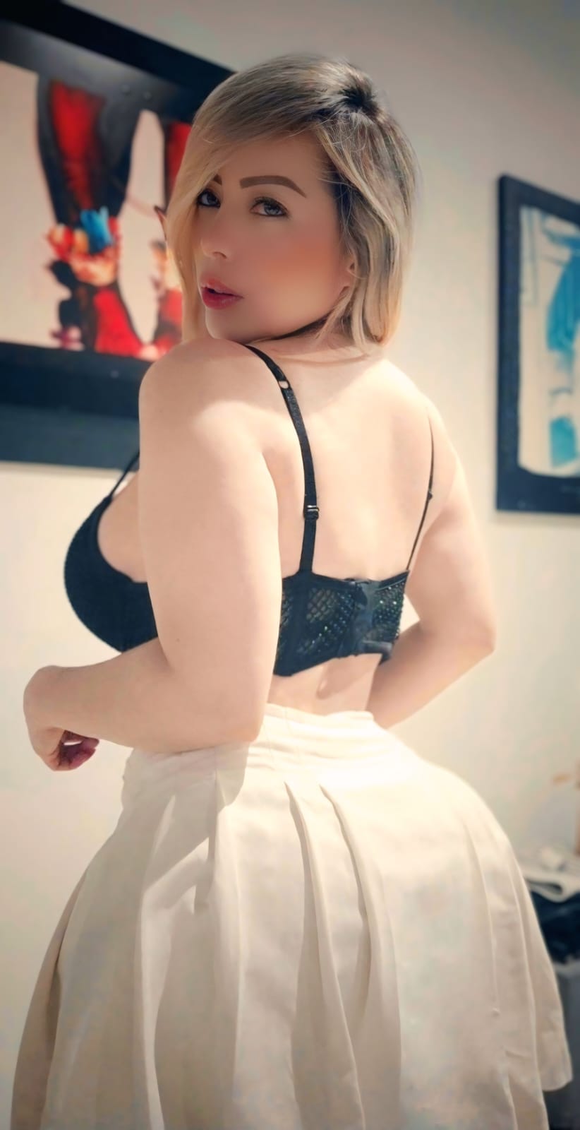 613573321 | ELIZA | Chica