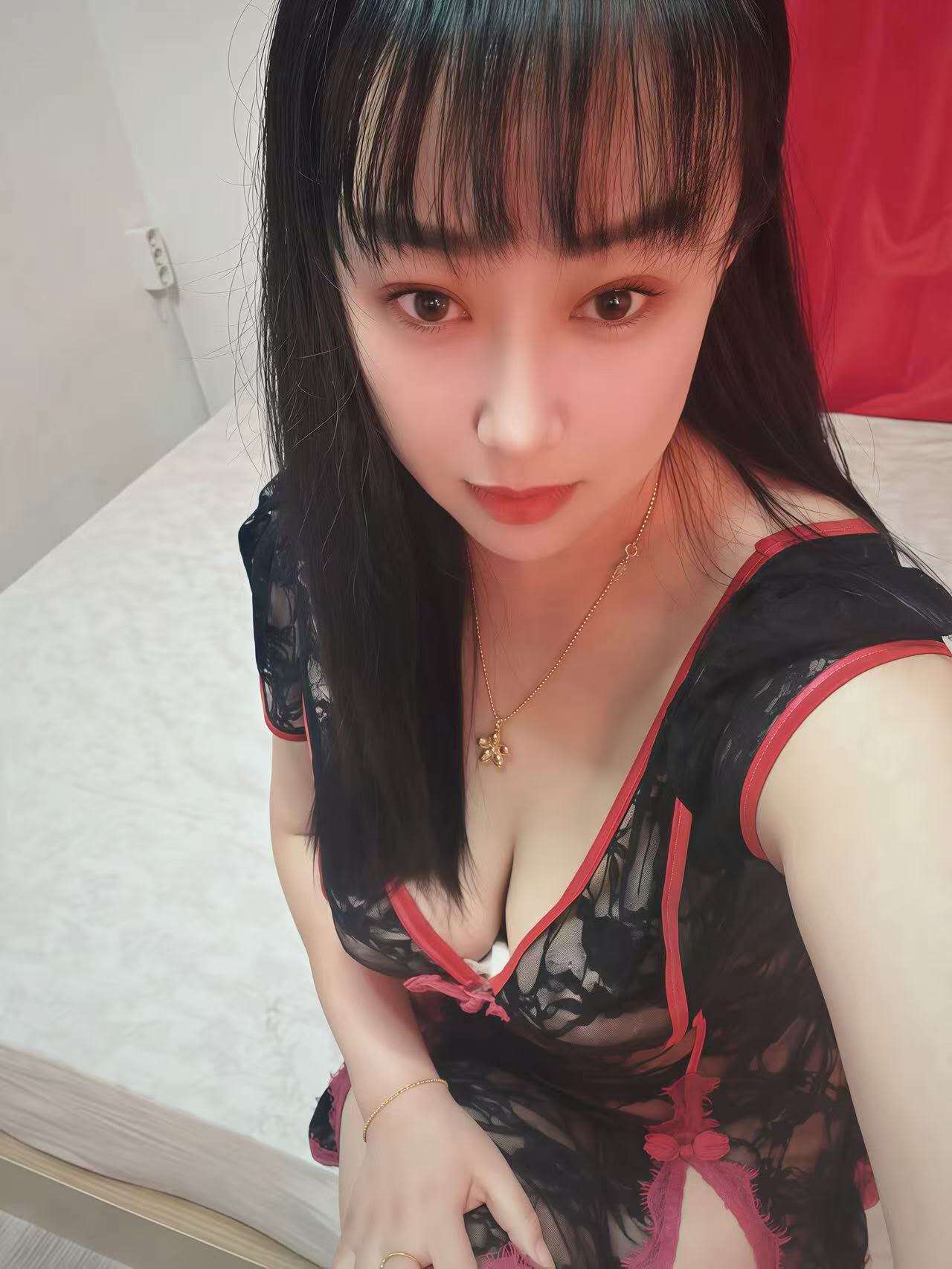 614773061 | MIKA | Chica