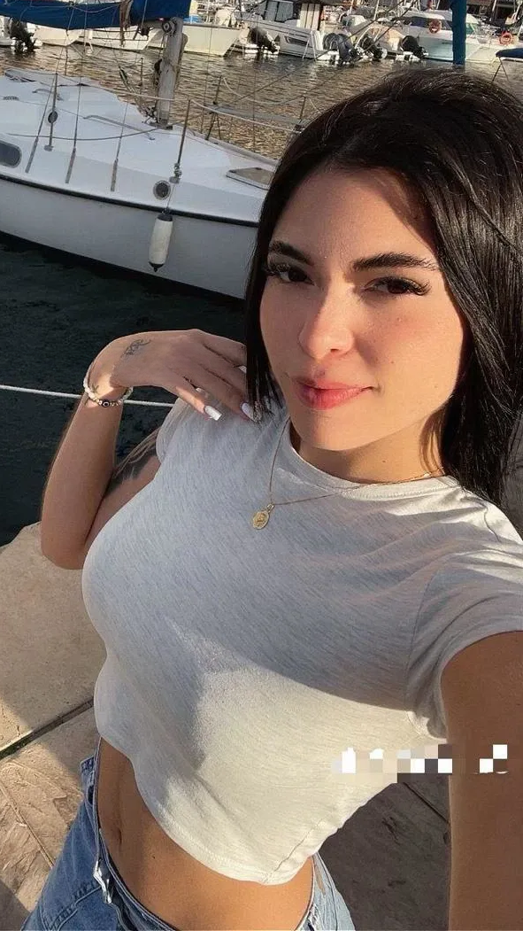 613818976 | CAMILA | Chica