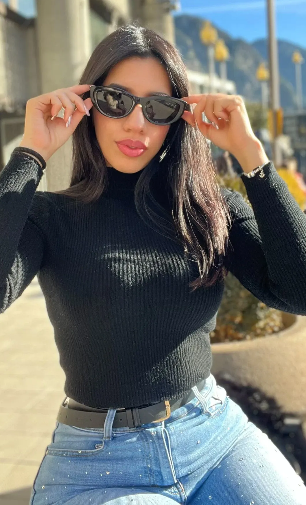 600484675 | BEA | Chica