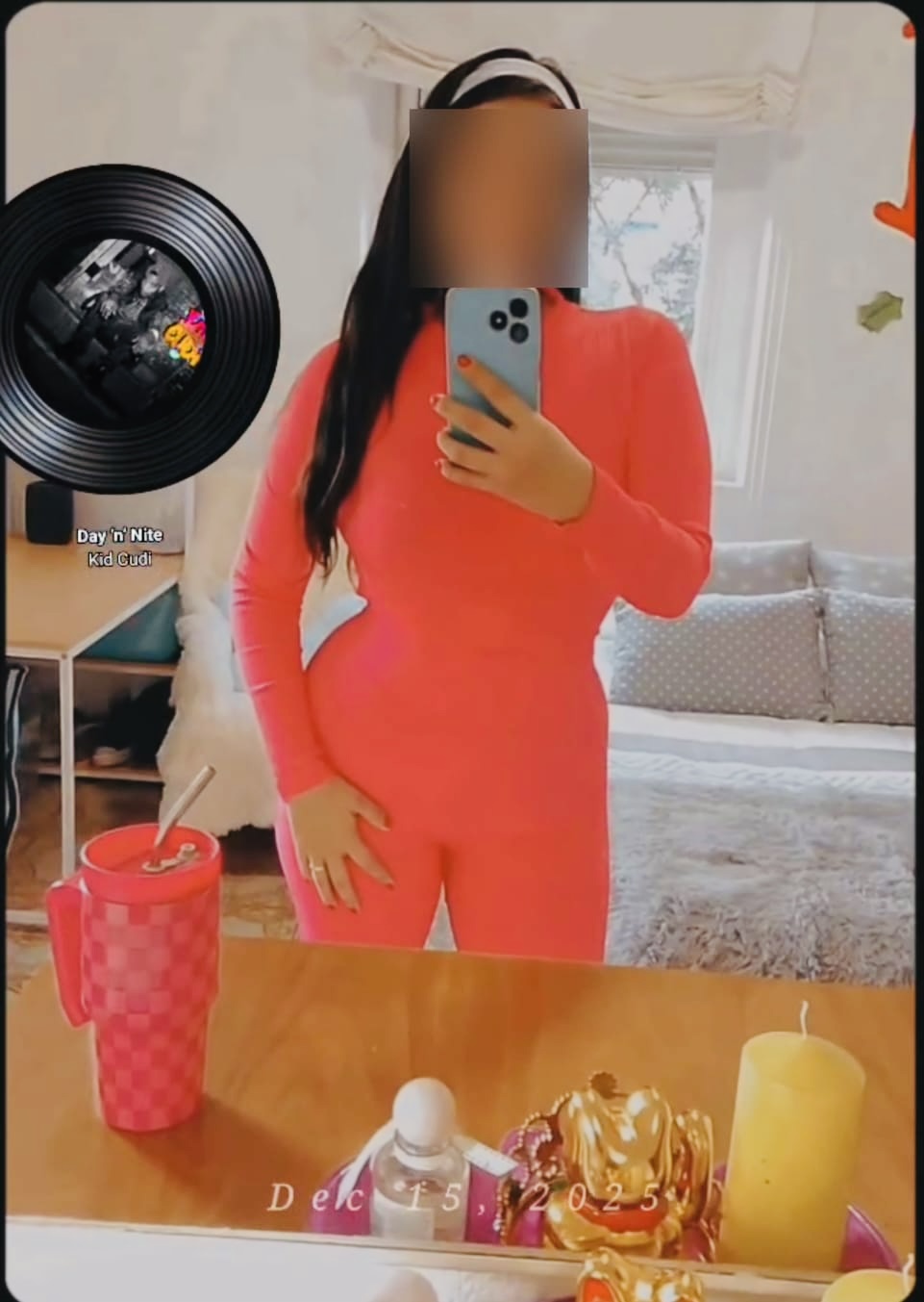 722702136 | YULI  | Chica