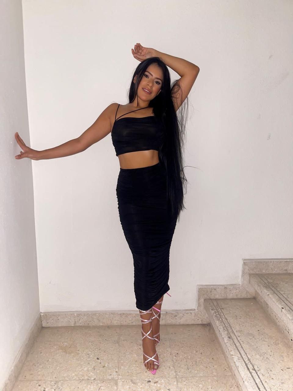 695343309 | MIA | Chica
