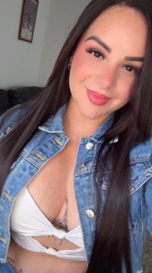 627558028 | DAYANA | Chica