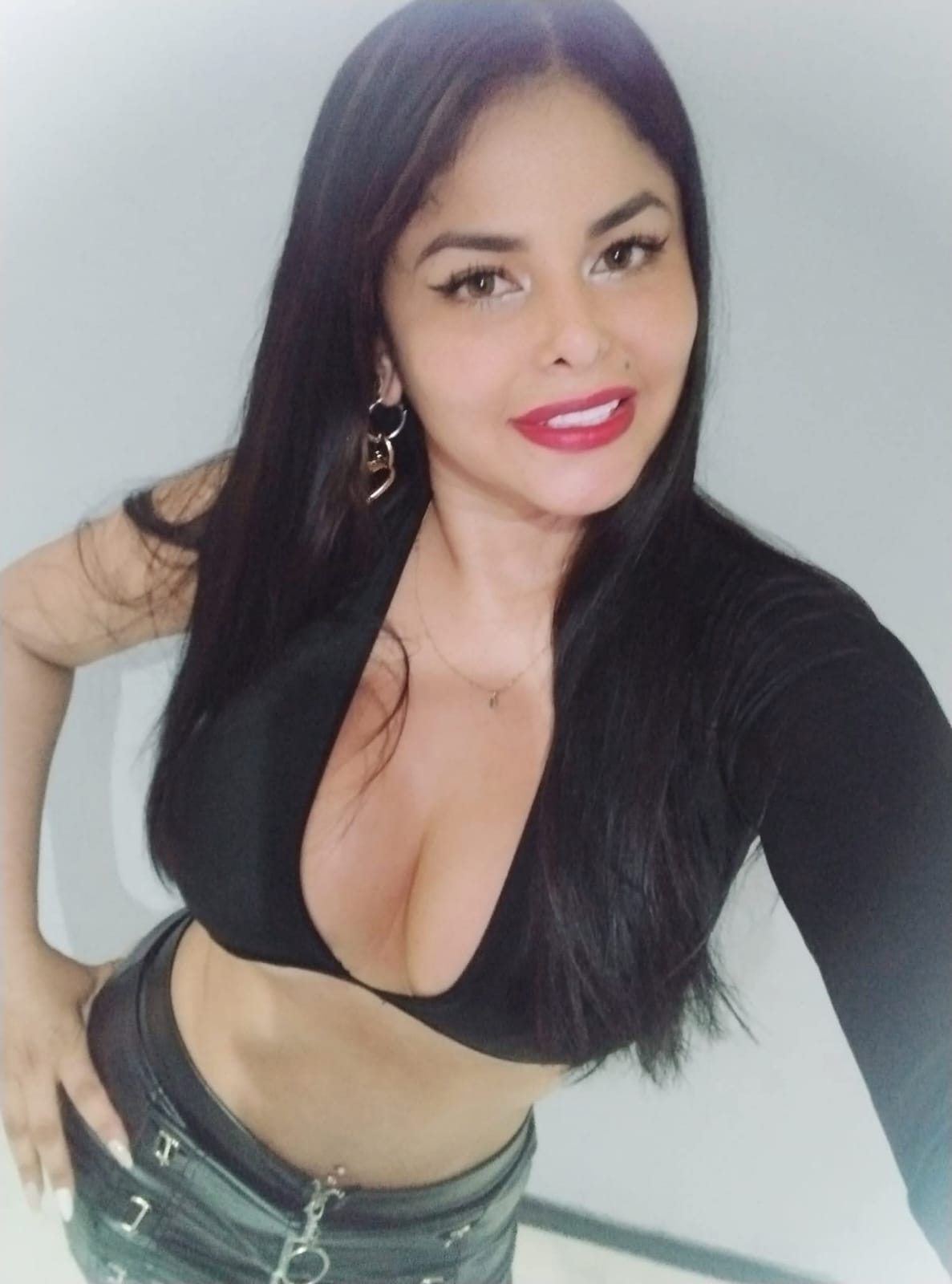 722366260 | IVONNE | Chica