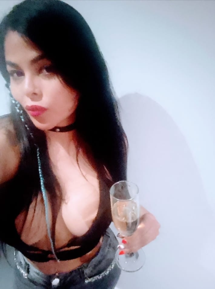 722366260 | IVONNE | Chica