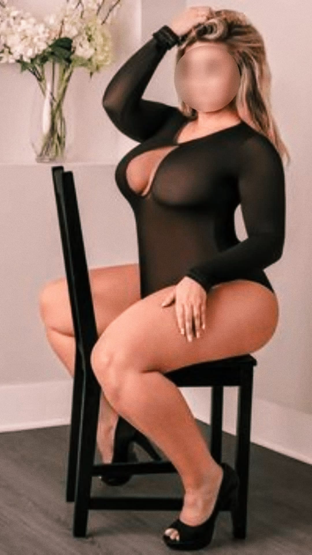 608628079 | ELENA | Chica