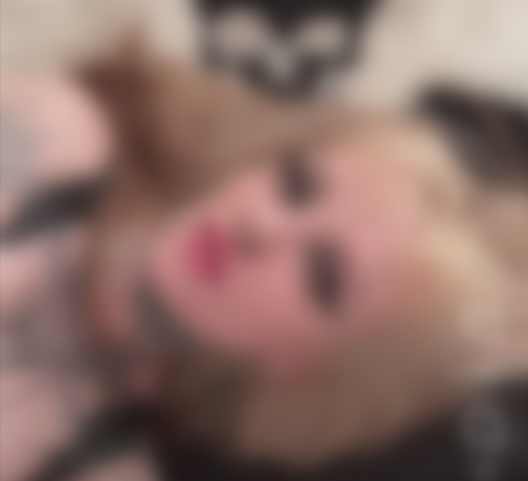 613805225 | SIRI | Chica