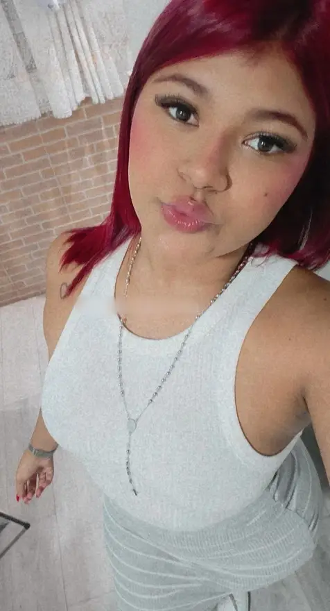 661007795 | KAREN | Chica