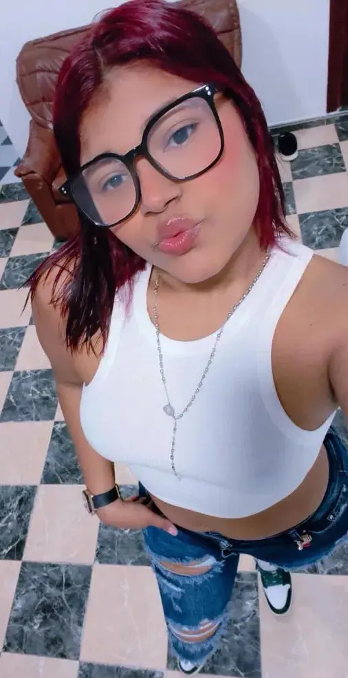 661007795 | KAREN | Chica