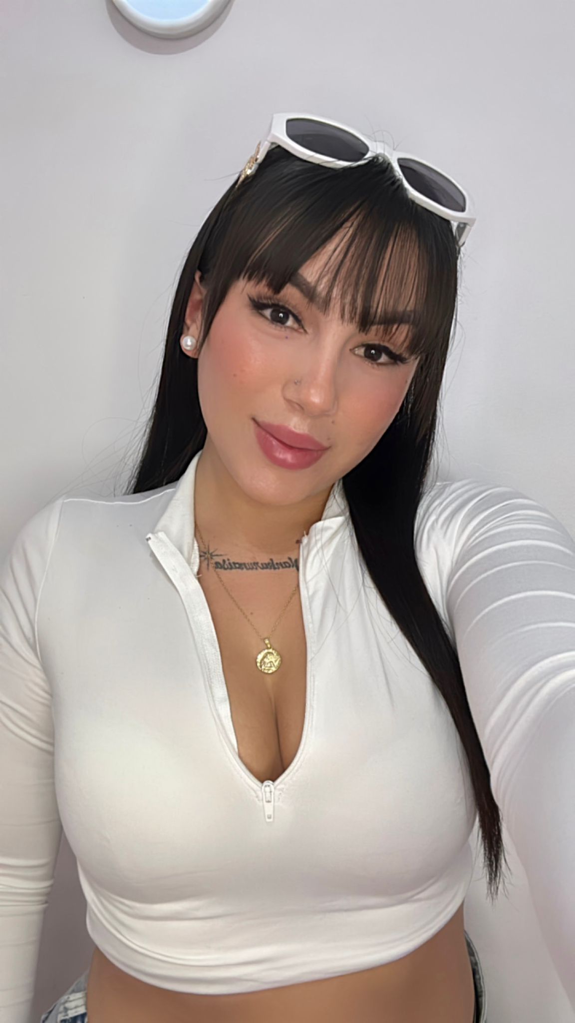 663998163 | CELESTE | Chica