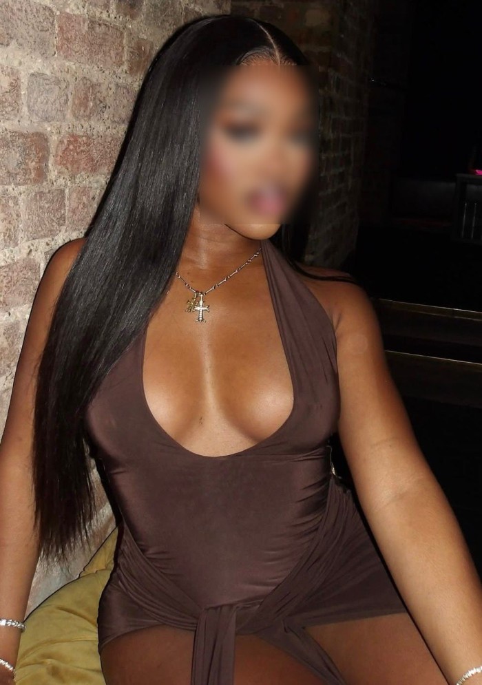 663215717 | TALIA | Chica