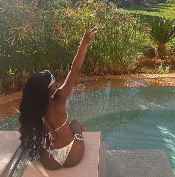 663215717 | TALIA | Chica