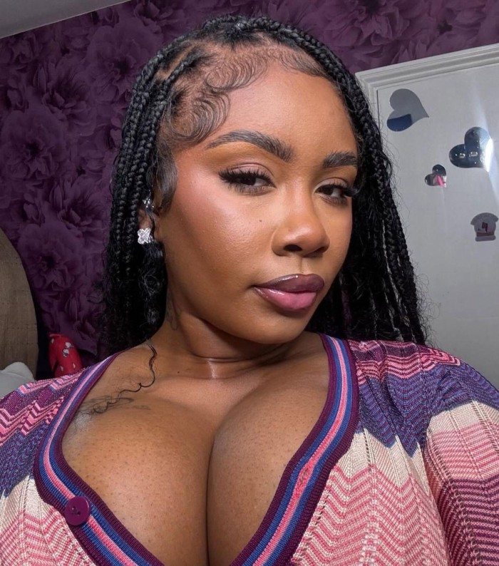 632608746 | ZOE | Chica