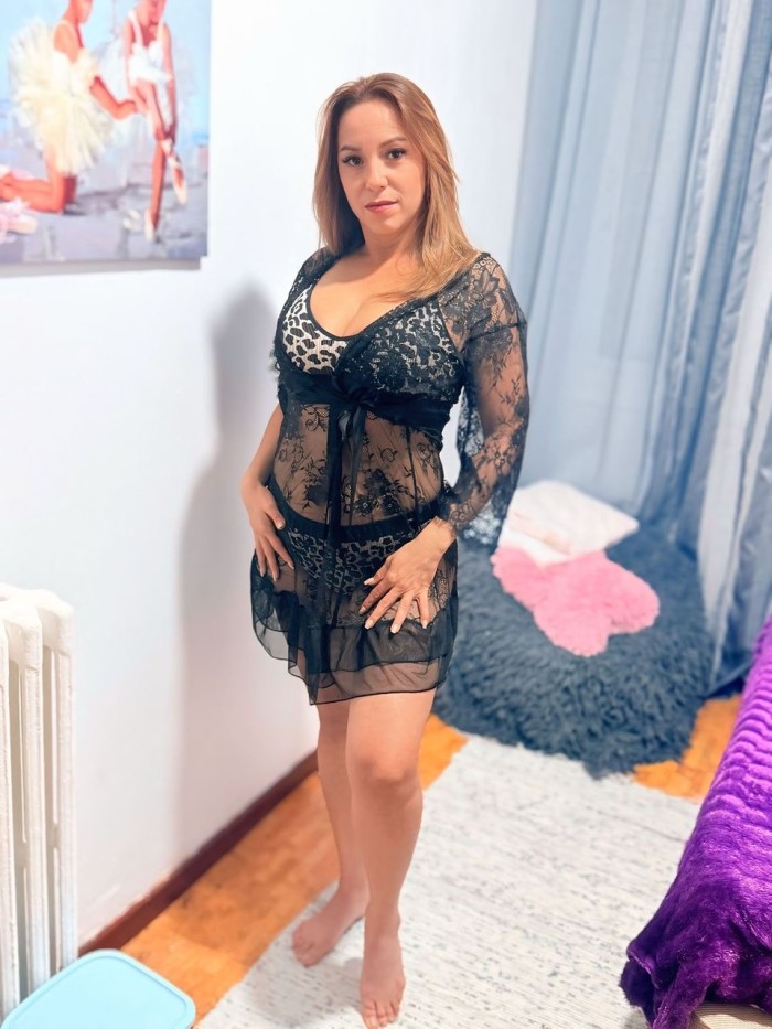 675038250 | CAROLINA | Chica