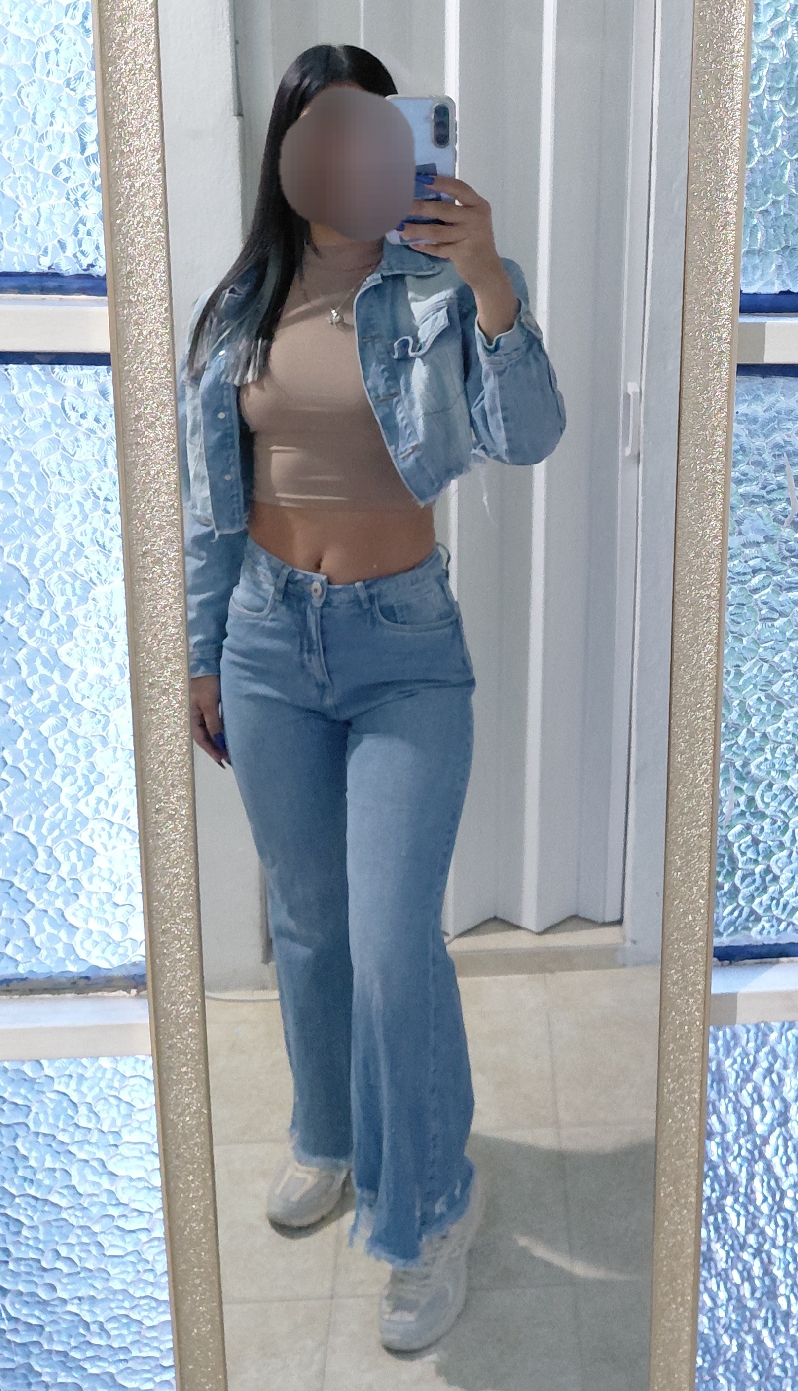 661695516 | ROUS.MILLER | Chica