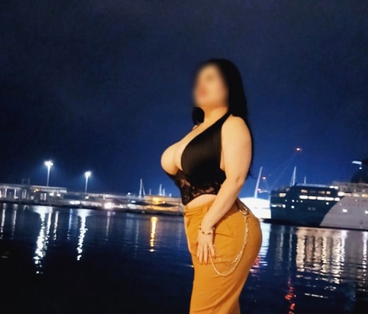 643448920 | HADE | Chica