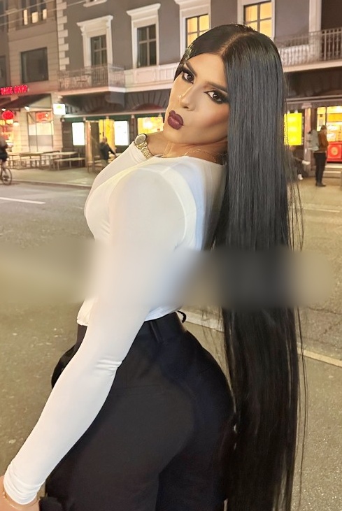 610235141 | TIFANY | Chica