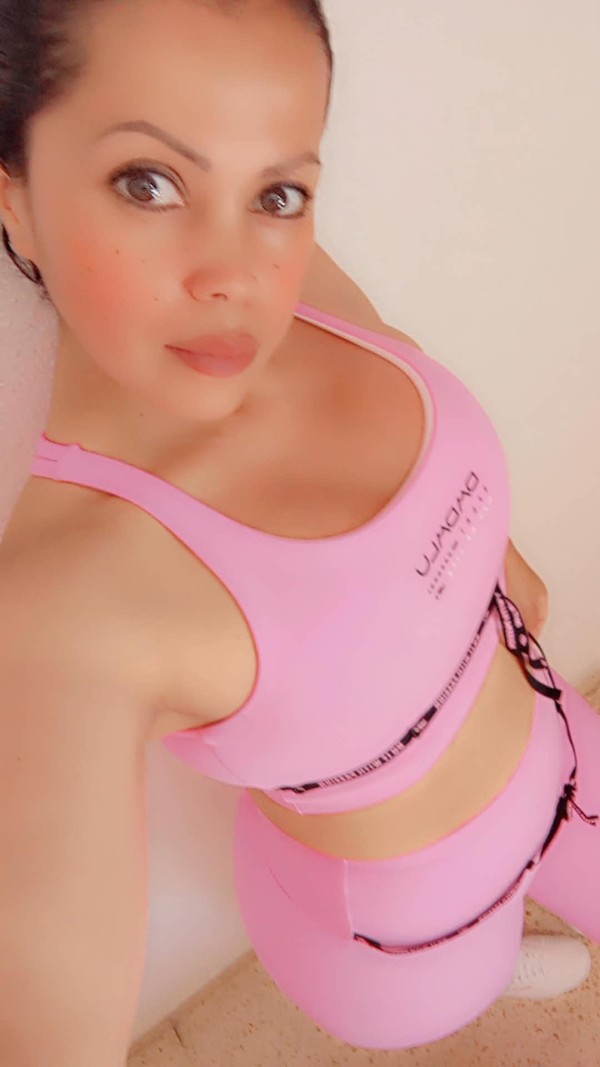 722452821 | NARON | Chica