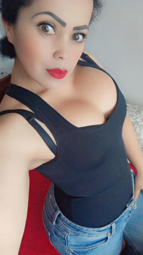 722452821 | NARON | Chica