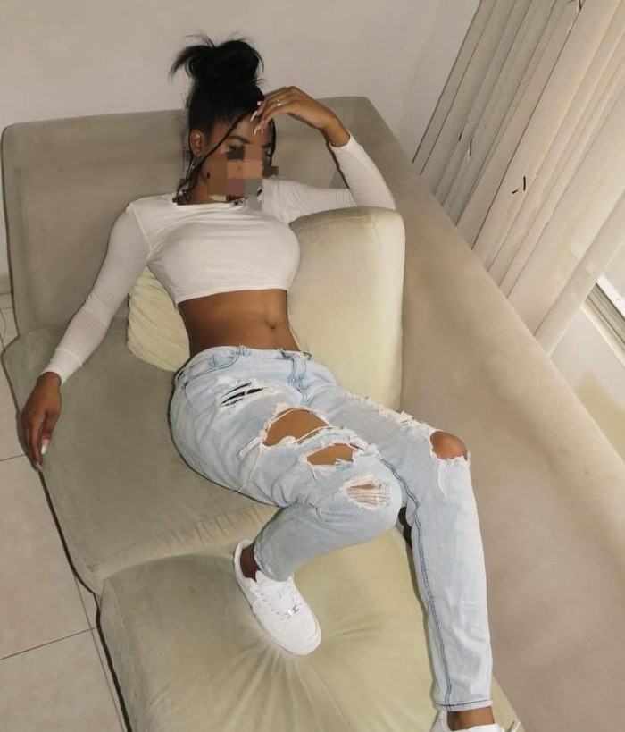 631558327 | BRUNINHA | Chica