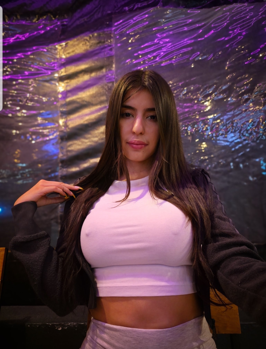 623165779 | LUNA | Chica