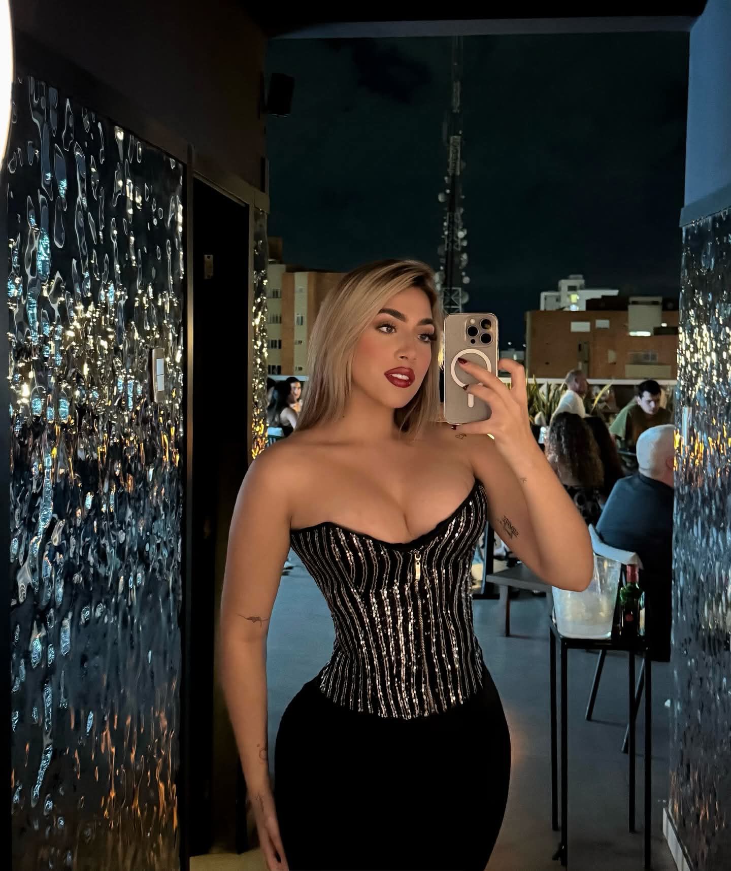 607629515 | ELENA | Chica