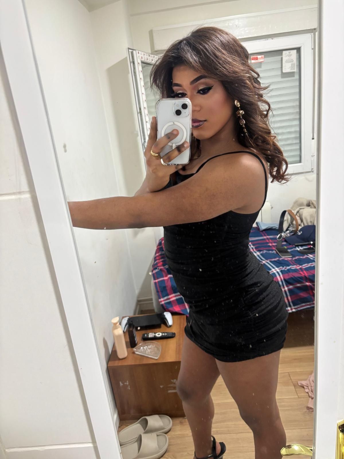 604944150 | ISABELA | Transexual