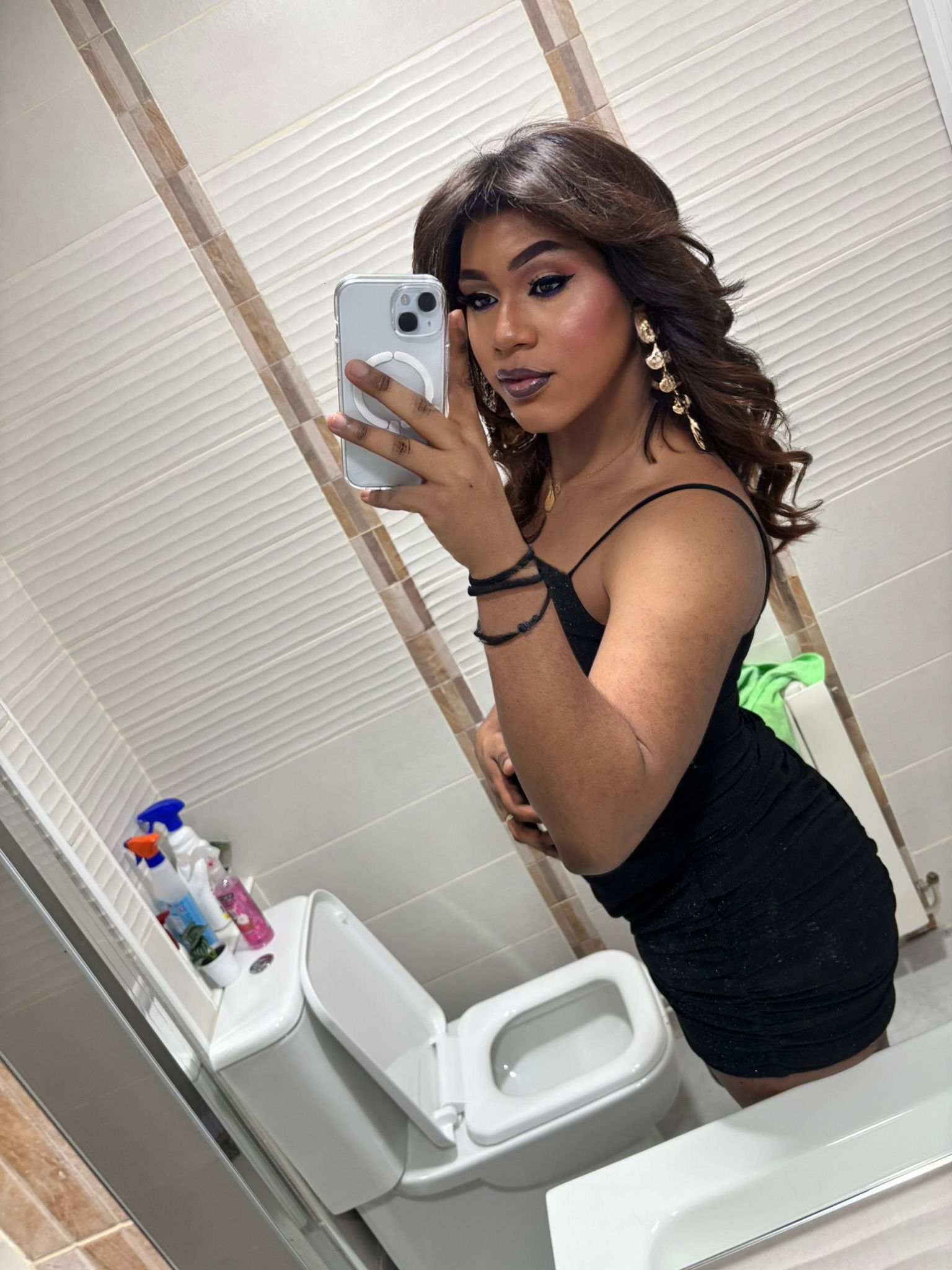 604944150 | ISABELA | Transexual