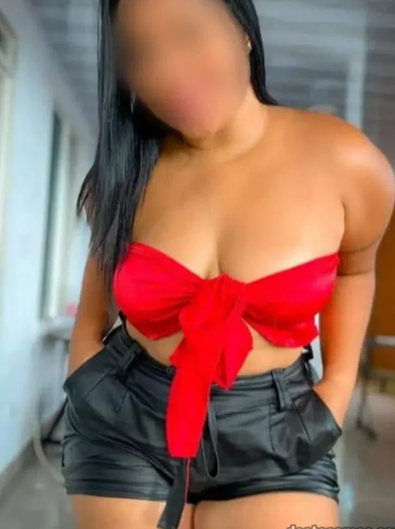 641605747 | ELIZABETH | Chica