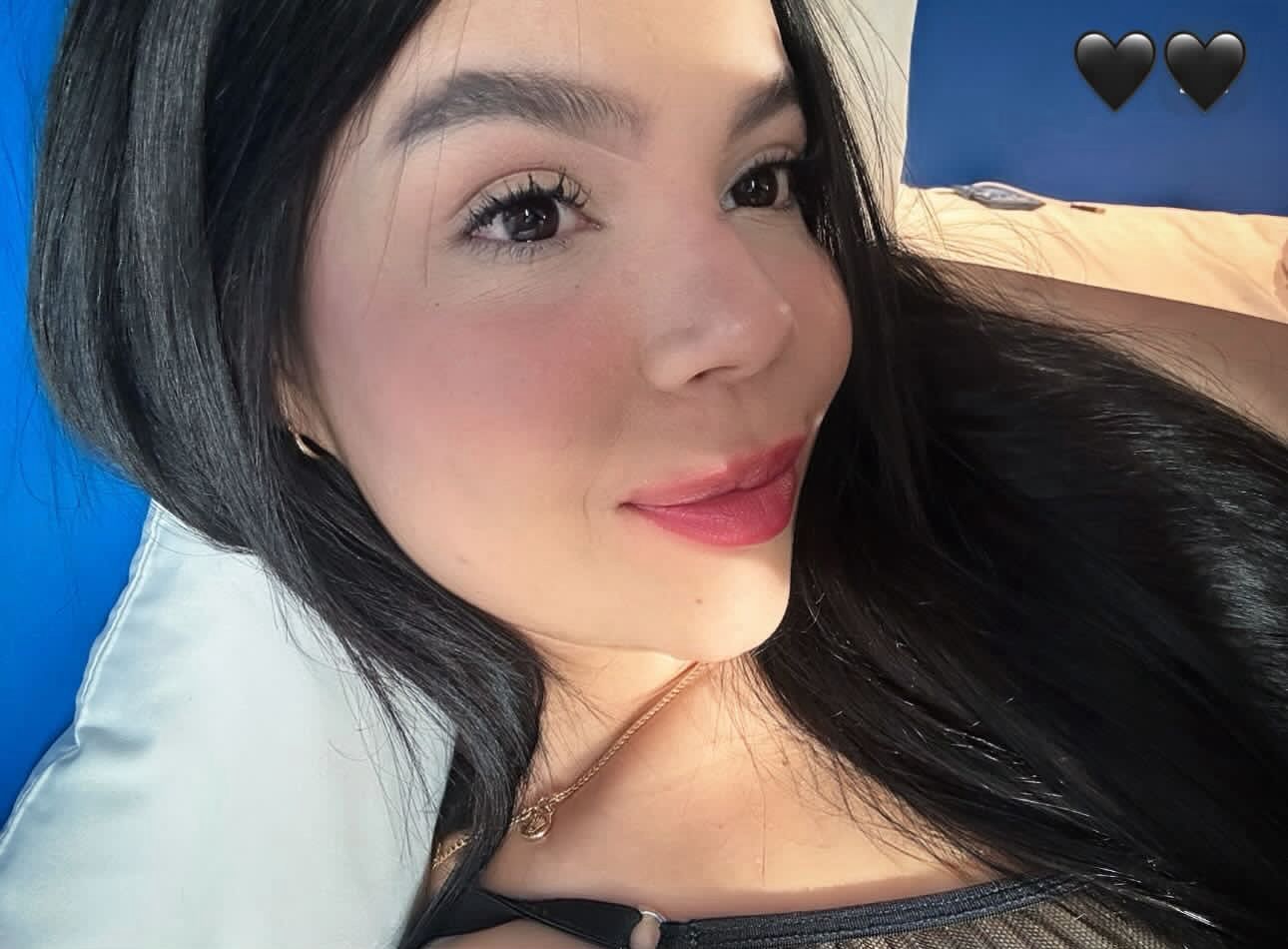 613881748 | ALICE | Chica