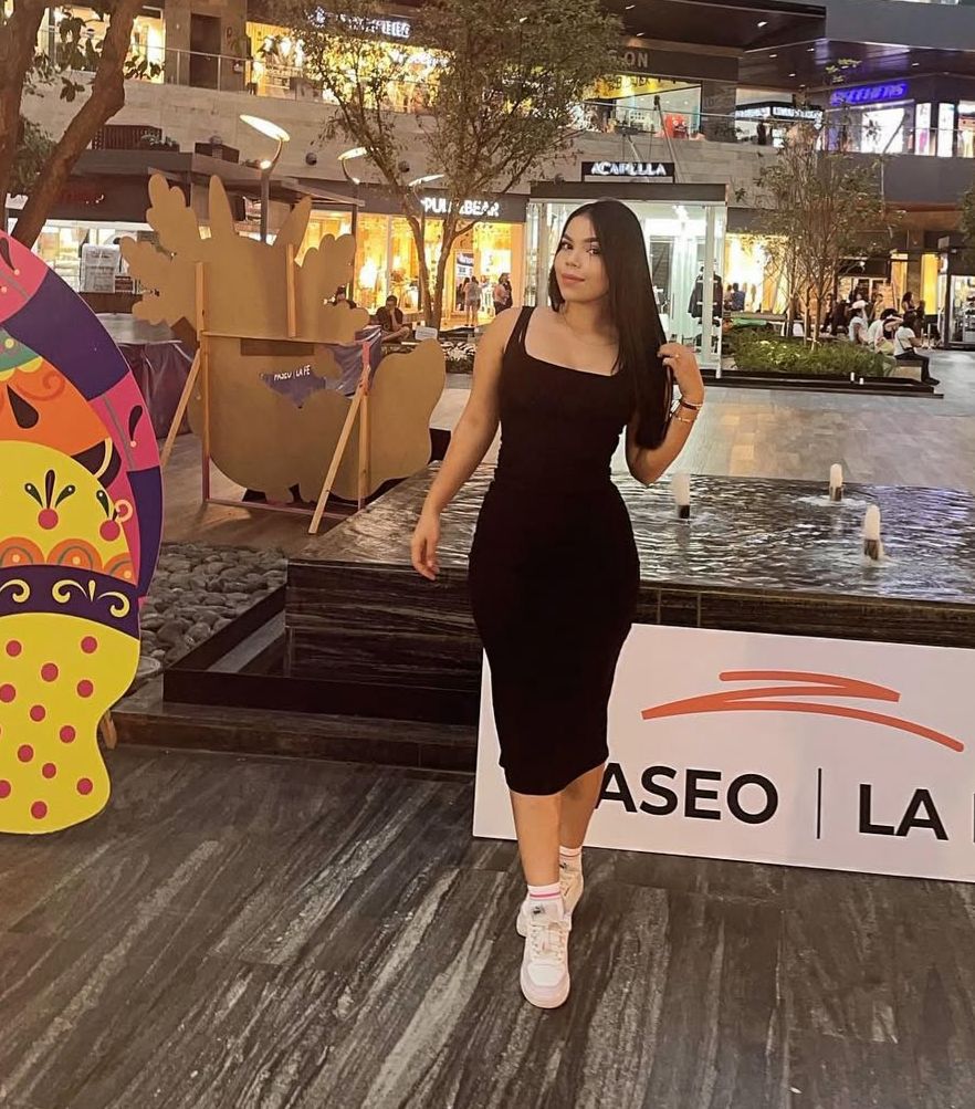 613881748 | ALICE | Chica