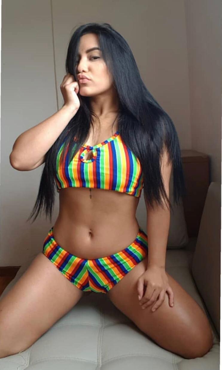 722702136 | MíA  | Chica