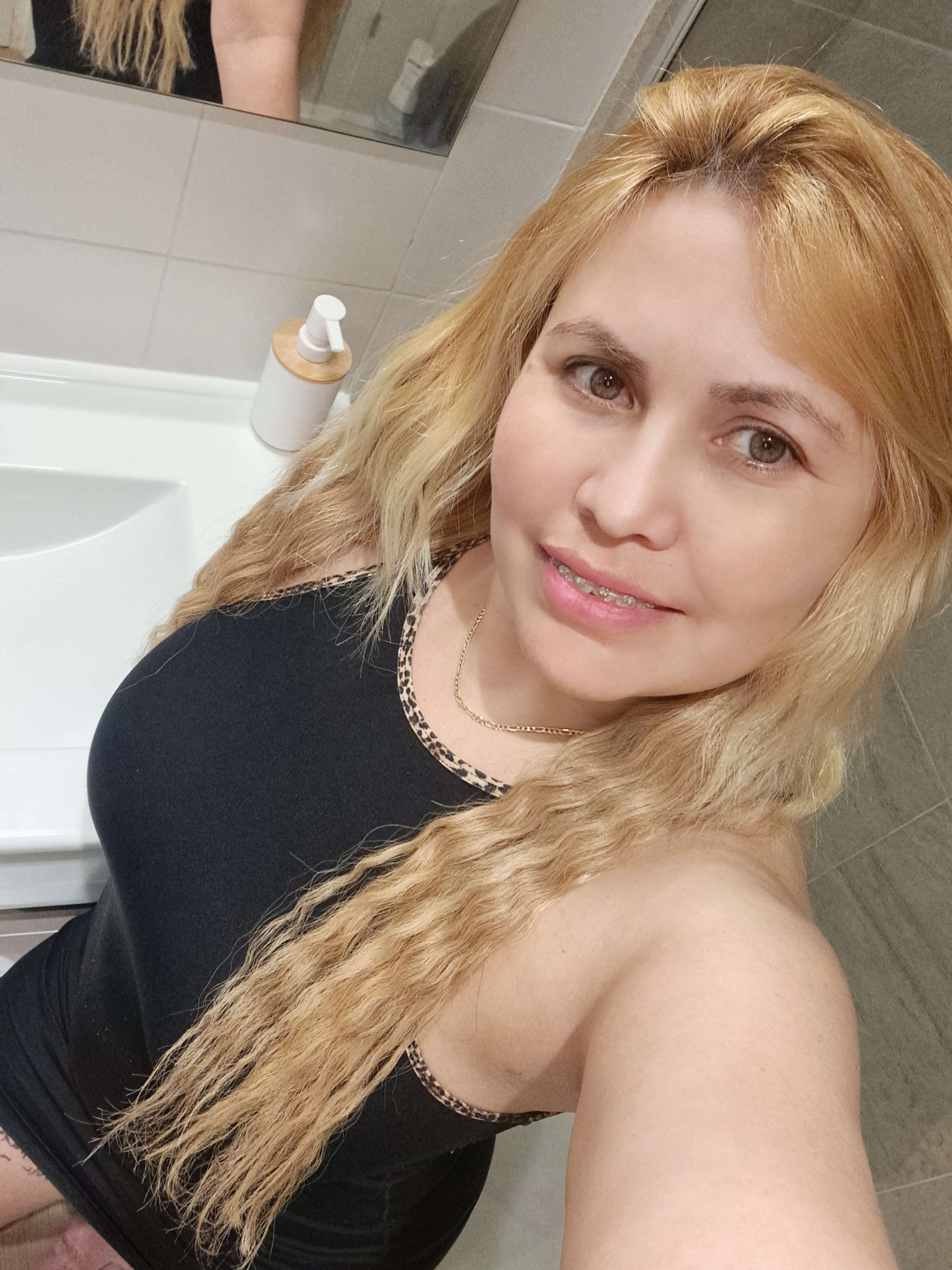 614733210 | CAMILA | Chica