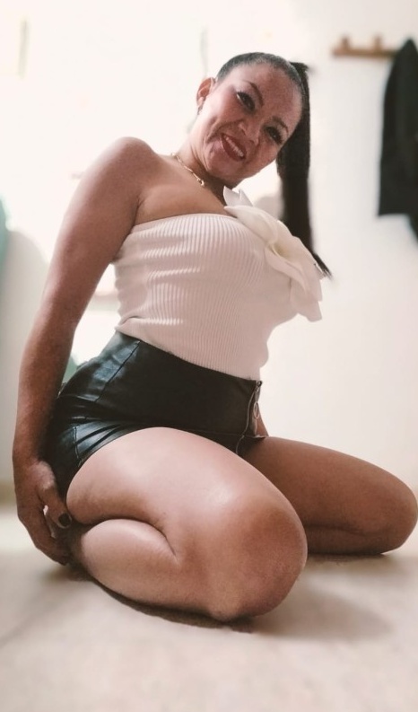 624776328 | CHAROL | Chica