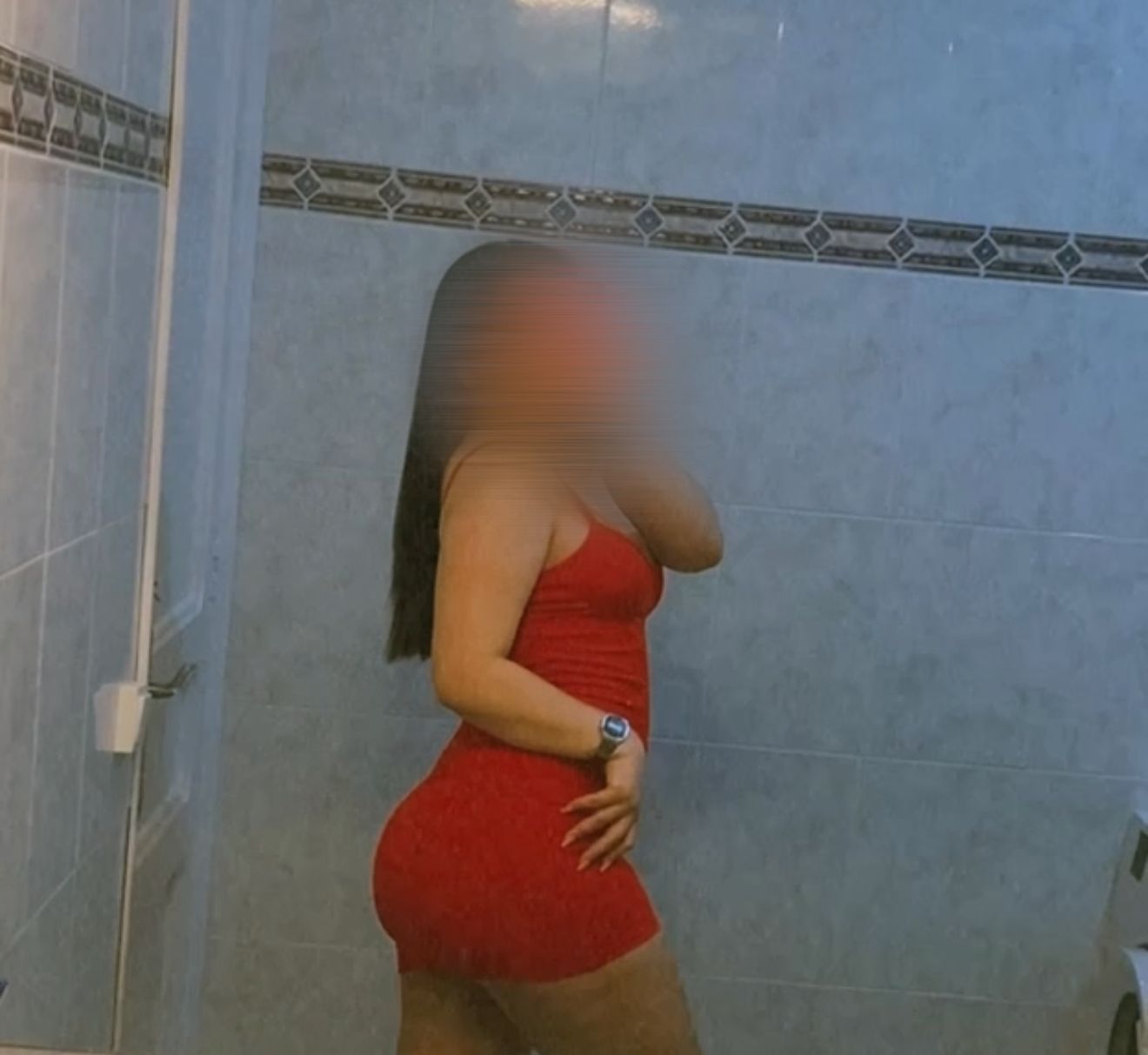 663763904 | LUNA | Chica